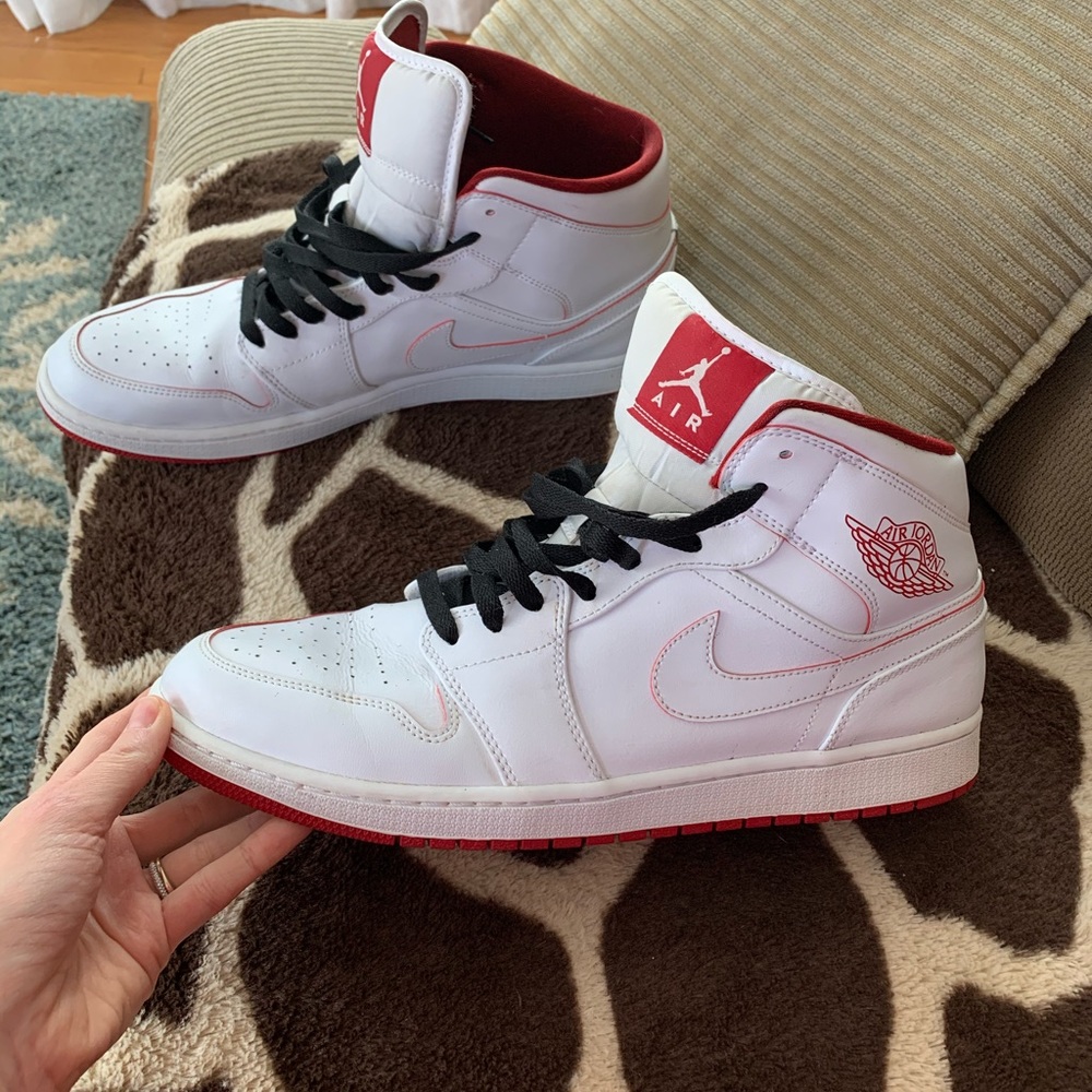 Air Jordan 1 Mid, men’s size 14